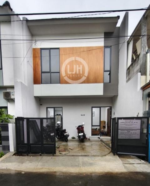 Rumah Siap Huni Kondisi Bagus Di Nusa Loka, BSD
