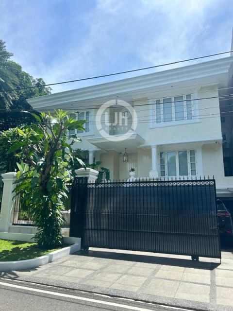 Disewakan Rumah Pondok Indah Jakarta Selatan
