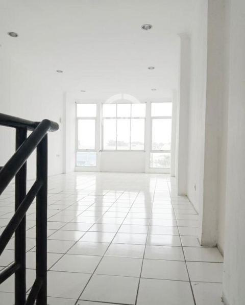 Ruko Gandeng Siap Usaha Kodisi Bagus Di Jl. Raya Serpong 