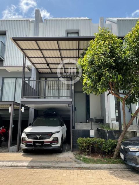 Rumah 3,5 Lantai Full Furnished di Greenwich Park BSD, Siap Huni!