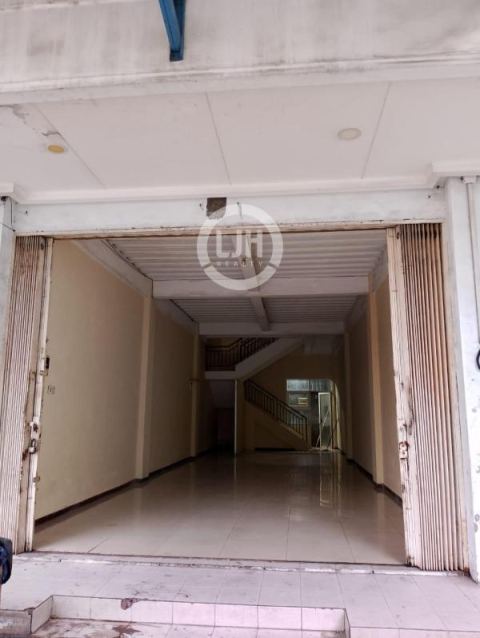 Ruko siap pakai di jalan Soekarno Hatta
