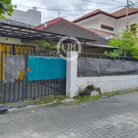 Rumah siap huni di jalan Anggrek