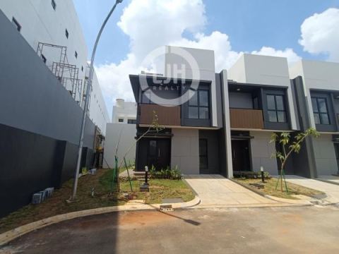 Rumah Brand New di Summarecon Crown Gading, Bekasi, Jawa Barat