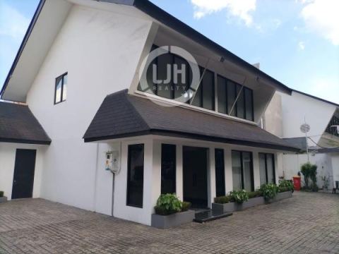 Disewakan Rumah Pakubowono Jakarta Selatan