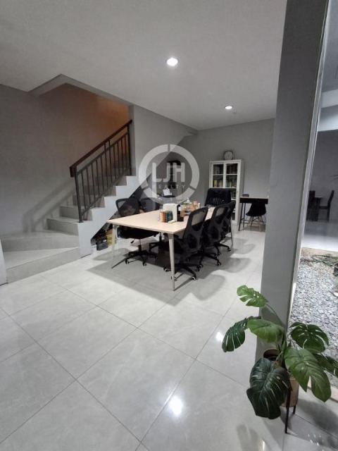 Rumah Bebas Banjir Di Living Lake, Grand Wisata, Bekasi