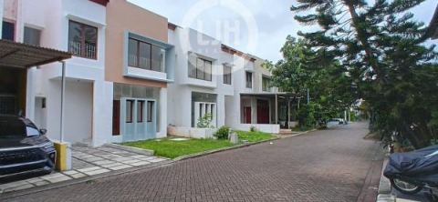 Rumah Lokasi Strategis di Cluster Alamanda JGC, Cakung, Jakarta Timur