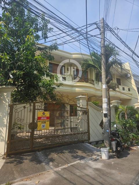 Rumah Lokasi Strategis di Sunter Kirana, Sunter, Jakarta Utara