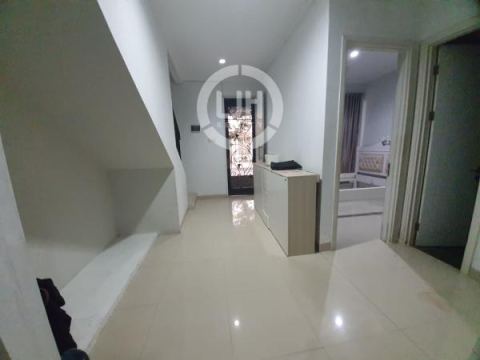 Rumah Siap Huni Di Fortune Terrace, Graha Raya