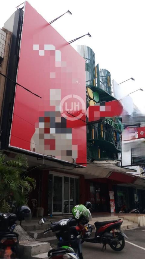 Ruko 2 Lantai di Boulevard Raya, Kelapa Gading, Jakarta Utara