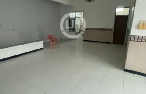 Rumah di jalan Kijang Utara
