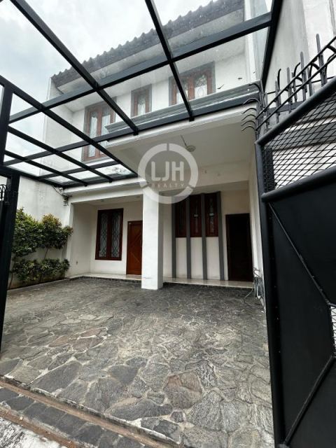 Rumah Semi Furnish di Kayu Putih Pulo Gadung, Jakarta Timur