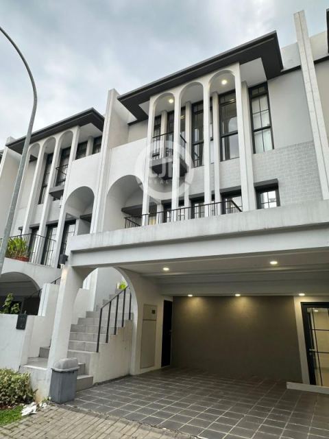 Rumah Kondisi Baru Di Greenwich Cluster Aether, BSD