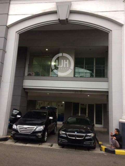 Ruko Disewakan di French Walk MOI, Kelapa Gading, Jakarta Utara