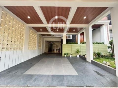 Rumah Split Level 2 Lantai, Dalam Cluster, View Taman, Luas 180M2, Kamar 4+1, Hanya 500M Dari Mall Living World, dan 1Km Dari Tol Tambun Grand Wisata Bekasi
