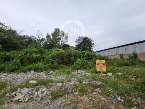 Kavling Hadap Jalan Raya di Pangkalan, Karawang, Jawa Barat