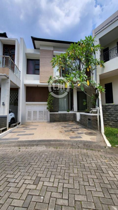 Rumah Siap Huni ada Kolam Renang di Cluster Kebayoran shimpony Bintaro Jaya 