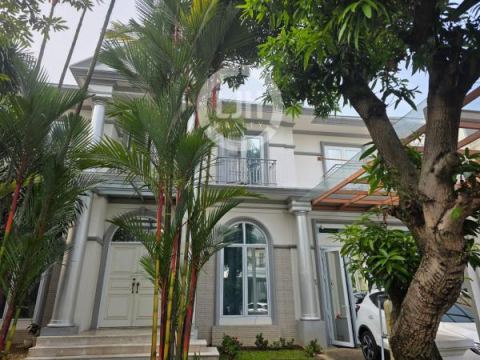 Rumah Siap Huni Di Fontainebleu Golf Residence, BSD
