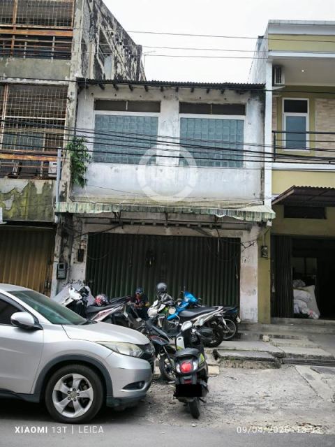 Ruko siap pakai di jalan Beteng
