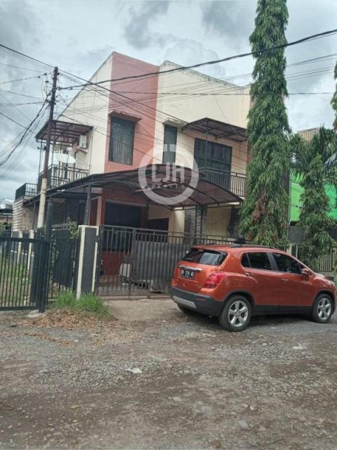 Dijual Rumah Cantik 2 Lantai Lokasi Strategis