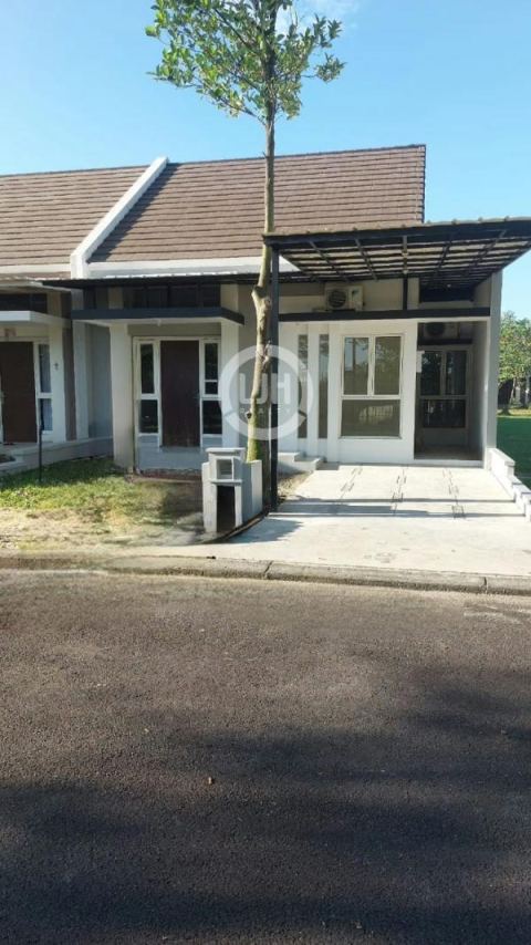 Rumah Siap Huni Di Fedora, Suvarna Sutera, Tangerang