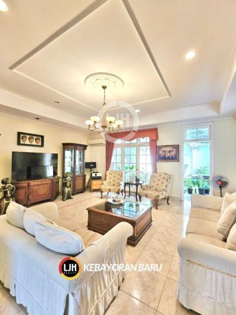 Dijual Rumah Cantik Semi Classic di Kebayoran Baru, Jakarta Selatan 