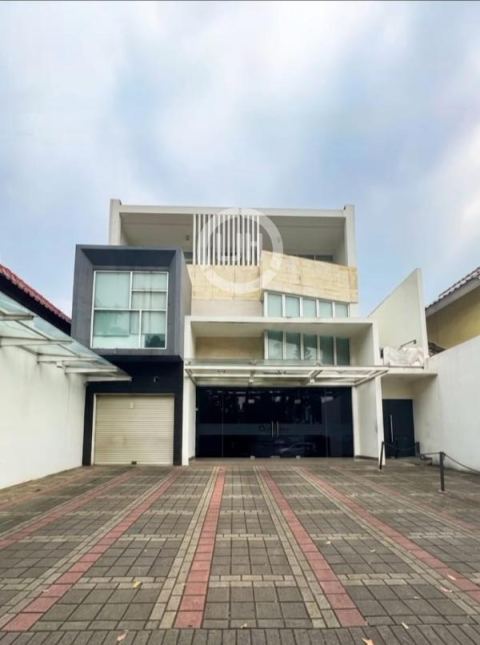 Kantor Strategis Anggrek Loka BSD Hadap Timur | LT 300 LB 468 | Carport 6 Mobil