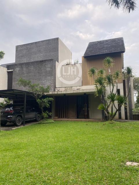 Luxury House The Green BSD - Private Pool & Ruang Karaoke