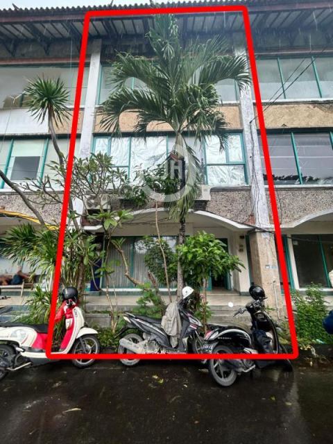Shophouse In Main Road, Busy Area, Good Access, Only 350 Meters to Lotte Mart, Near to Benoa Harbour, Suitable for Business