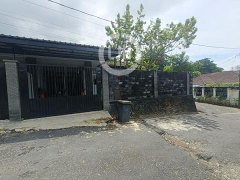 Disewakan Rumah di Lucky Garden, Batu Ampar