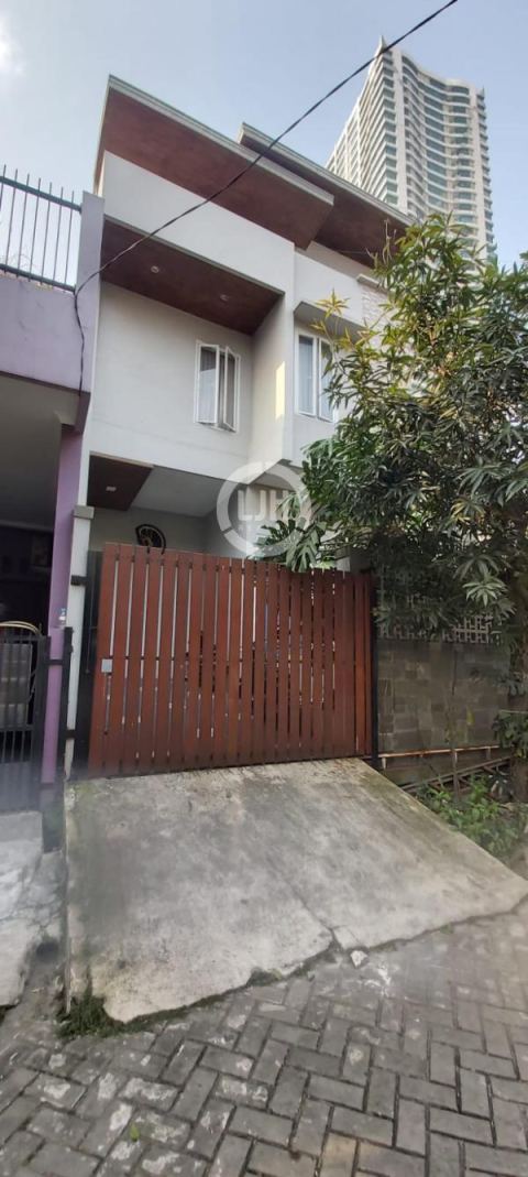 Dijual Rumah Terawat dan Nyaman 2 lantai di Pekayon Bekasi Selatan