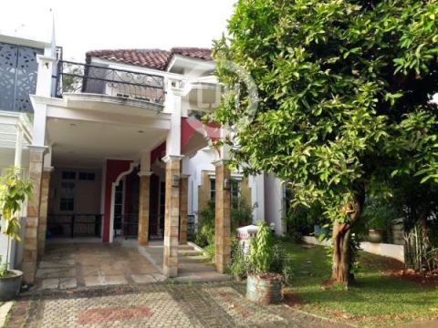 Disewakan Rumah 2 Lantai Lokasi Strategis di Kota Wisata Cbubur