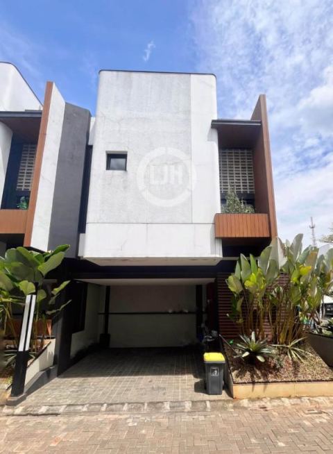 Rumah Siap Huni Di Favory House, Taman Tekno, BSD