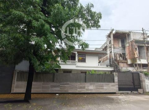 Rumah besar cocok untuk kantor usha online atau gudang di tomang jakarta barat