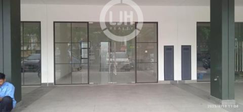 Disewakan Ruko 3 Lantai Lokasi Strategis di Collins Boulevard, Metland Cakung, Jakarta Timur