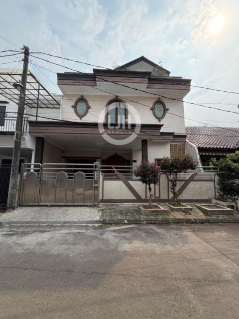DIJUAL CEPAT Rumah Siap Huni 2,5 Lantai di Villa Melati Mas