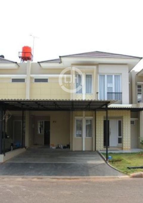 Rumah Water Spring, Luas 200M2, Kamar 4+1, Semi Furnished, View Taman, Hanya 100M Dari Mall Living World Grand Wisata