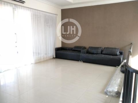 Sewa Rumah Modern, Siap Huni dan Nyaman Grha Candi Golf Semarang Selatan-9481