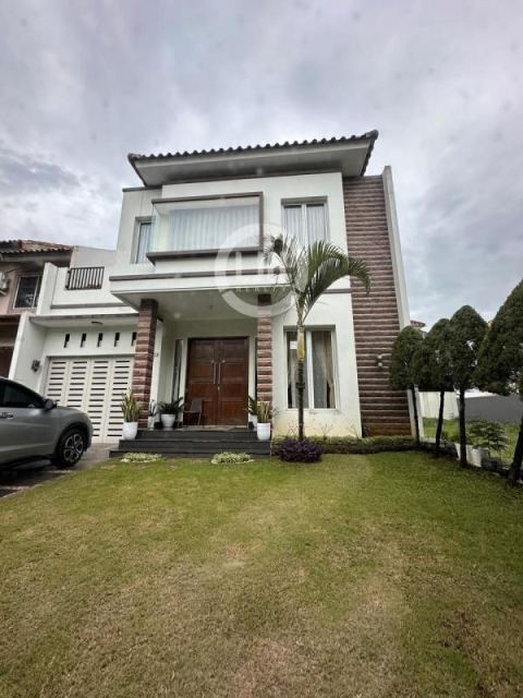 Rumah Siap Huni Di Taman Beverly Golf, Karawaci
