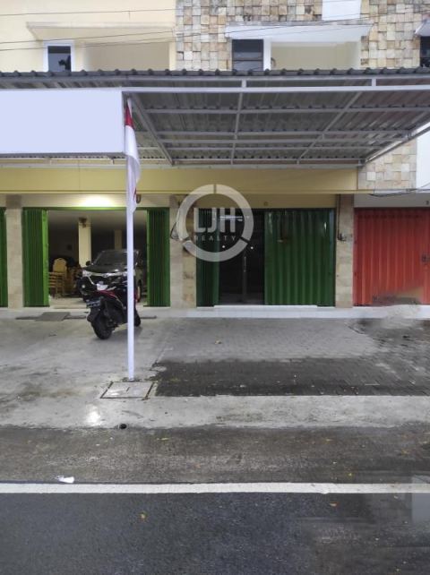 Shophouse for rent at Kediri, Tabanan, strategic location, well maintained, close to Dewarra Stadion and Tabanan Hospital