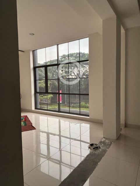 Ruko Brand New di Collins Boulevard Cakung Jakarta Timur 