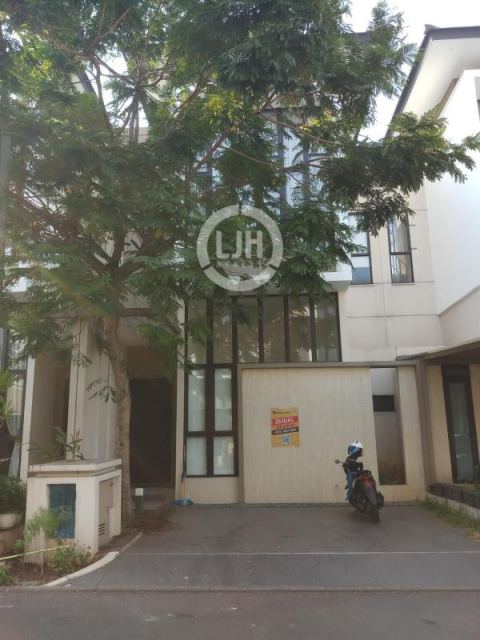 Rumah di Cluster Semayang ASYA JGC, 3 Lantai Siap Huni