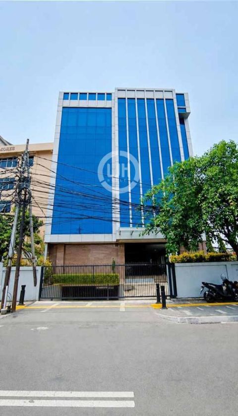 Gedung Komersial di Raden Saleh Cikini Jakarta Pusat - LB 2.500m², Lokasi Strategis dan Parkir Luas Cocok Kantor