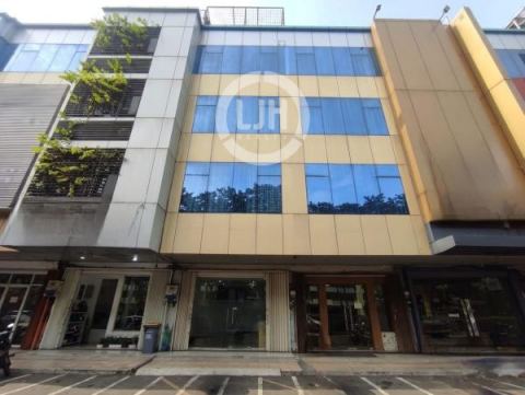 Ruko di Gading Bukit Indah Kelapa Gading Jakarta Utara Full Interior Cantik