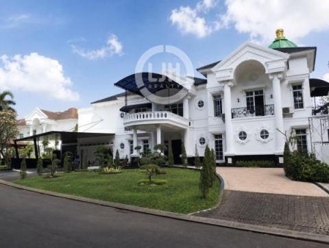 Rumah Mewah Premium di Legenda Wisata Cibubur