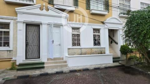 Apartemen Fully Furnished Di Taman Hijau, Karawaci