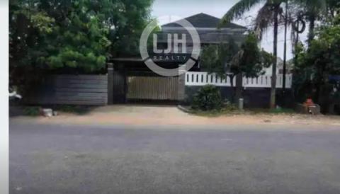 Rumah Tepi Jalan Utama Di Billymoon, Pondok Kelapa, Jaktim