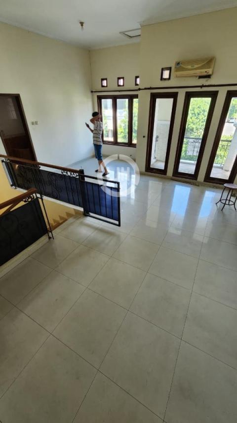 Rumah siap huni di Puri Mediterania