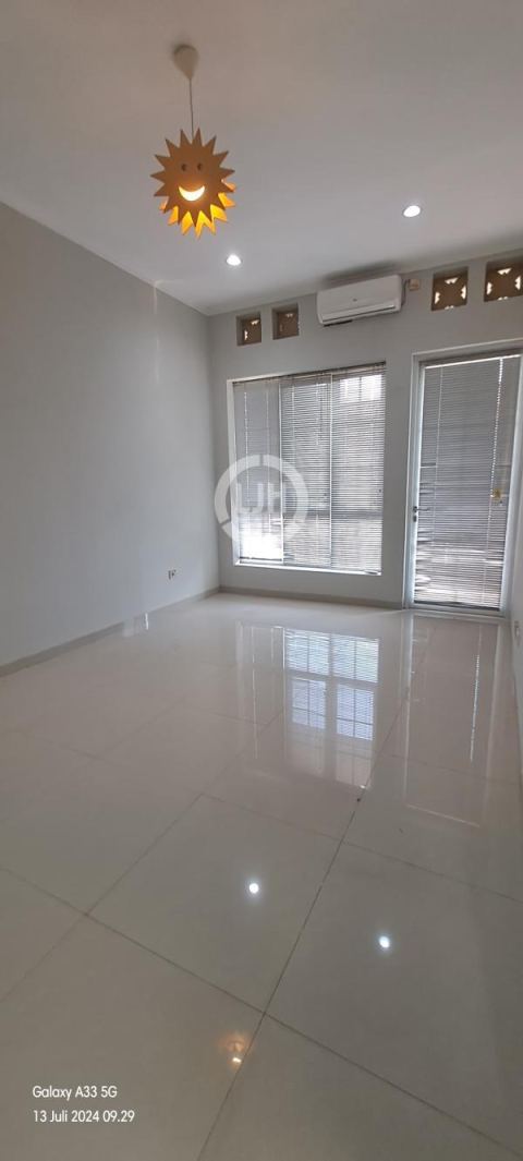 Dijual Rumah Semi Furnish di Mediterania Cikunir Bekasi