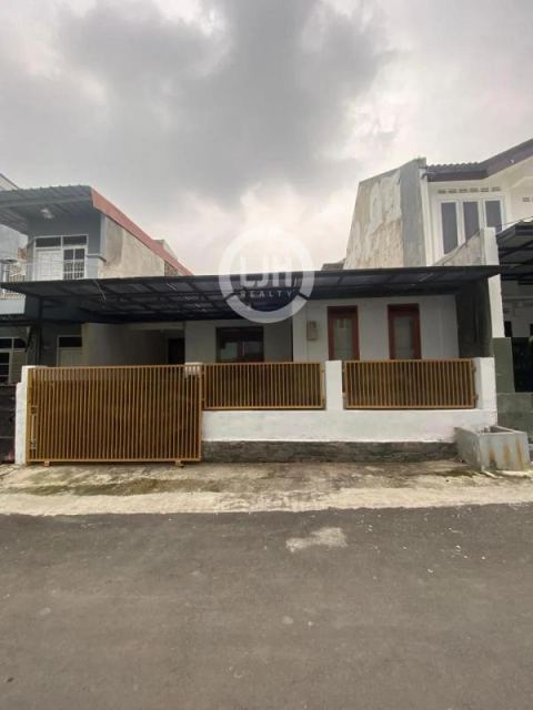 Rumah Nyaman  Dan Strategis Di Komplek Permata Cimahi 