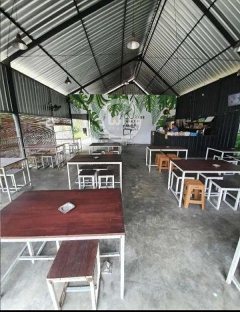 Bangunan Usaha di Tlogosari